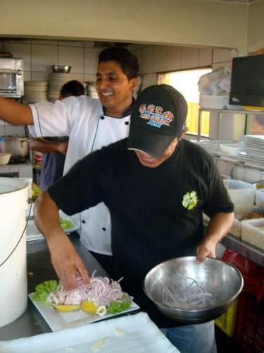 Preparando ceviche -min